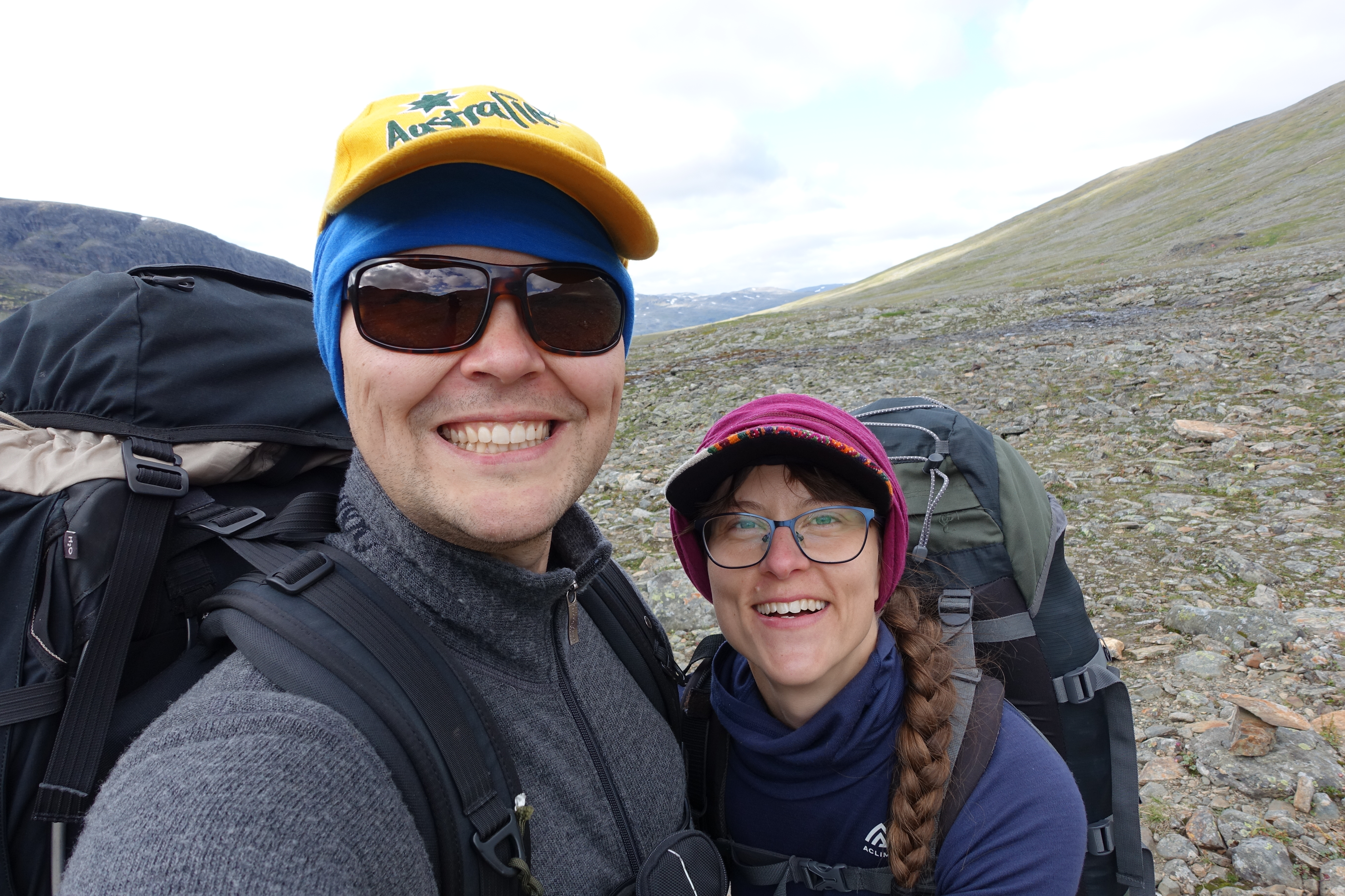 Kim och Malin på väg mot Täktjapasset