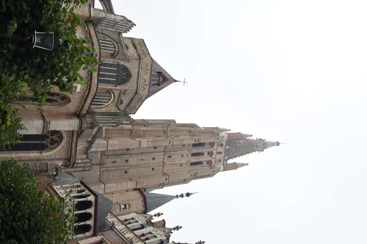 En mäktig kyrka i Brugge